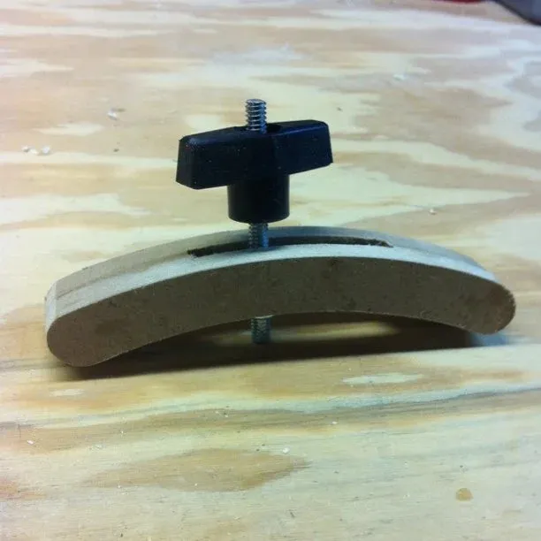 Hot dog shaped surface clamp